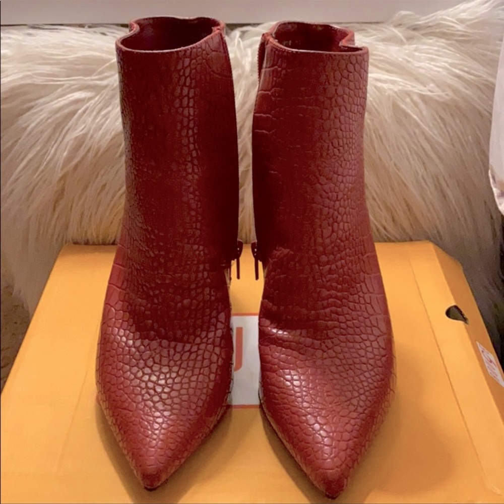 HOT Bellflower ROUGE Red Faux Crocodile Booties